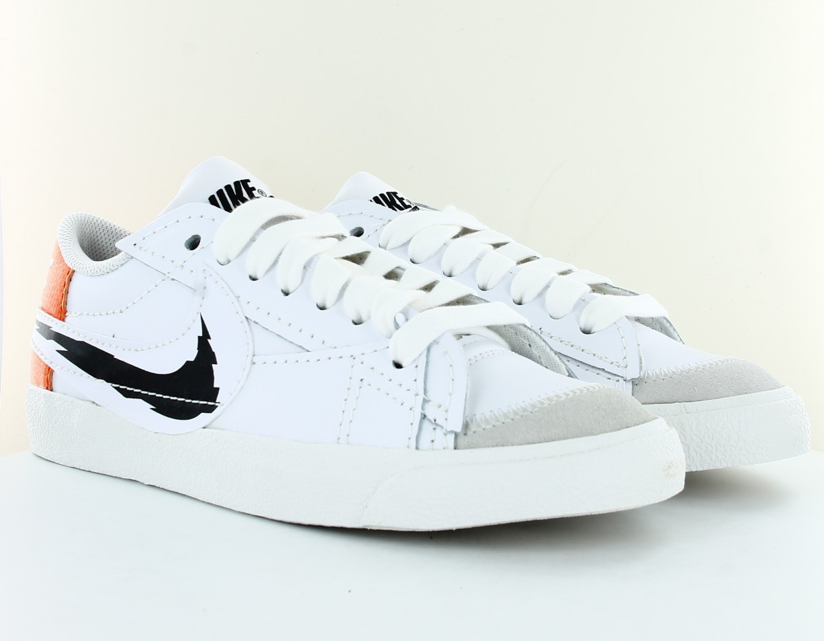 Nike Blazer low 77 jumbo Blanc noir orange